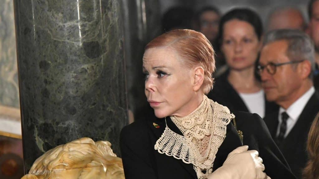 Калина Сакскобургготска се опитва да забави повдигането на обвинението си