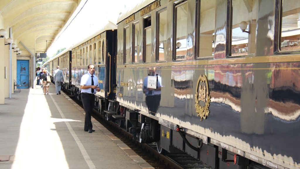 Неочаквана повреда в локомотива забави отпътуването на „Ориент Експрес“ снощи