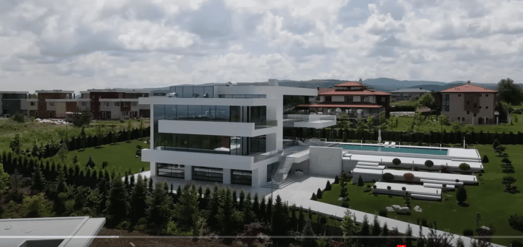 Американска медия показа „най-скъпата къща в България“
