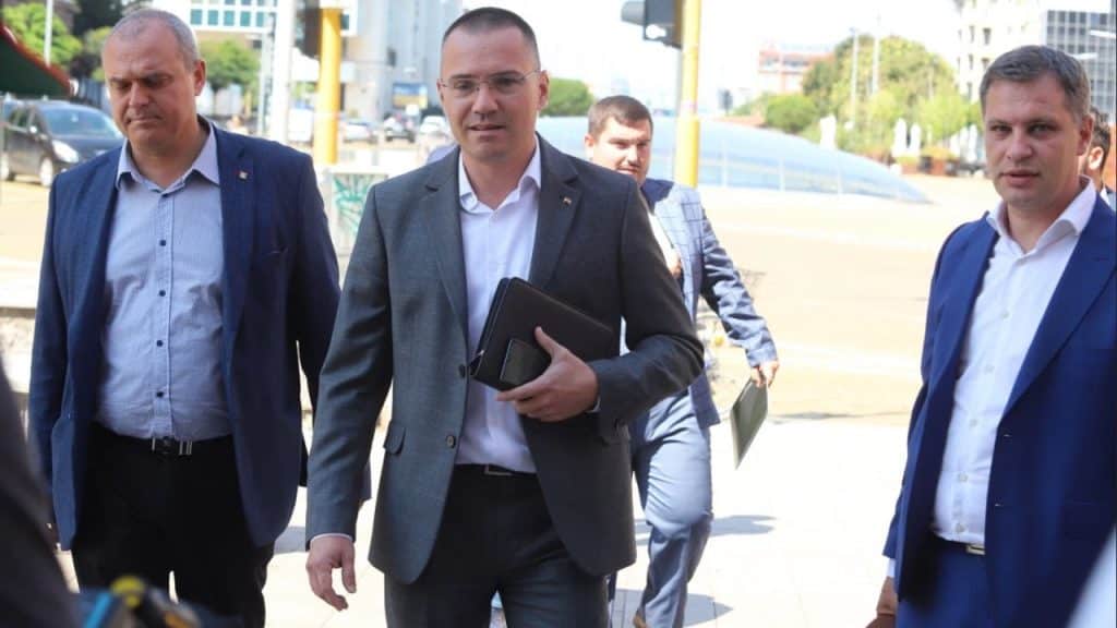 ВМРО към Радев: Наложете вето на това недоразумение „интимна връзка – 60 дни“