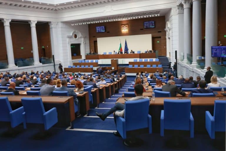 Парламентът прие споразумението с енергетиците и миньорите