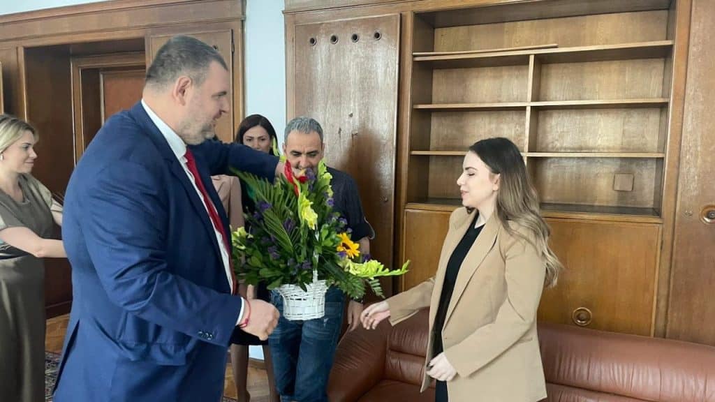 Делян Пеевски се срещна с Нургюл Салимова и й обеща подкрепа