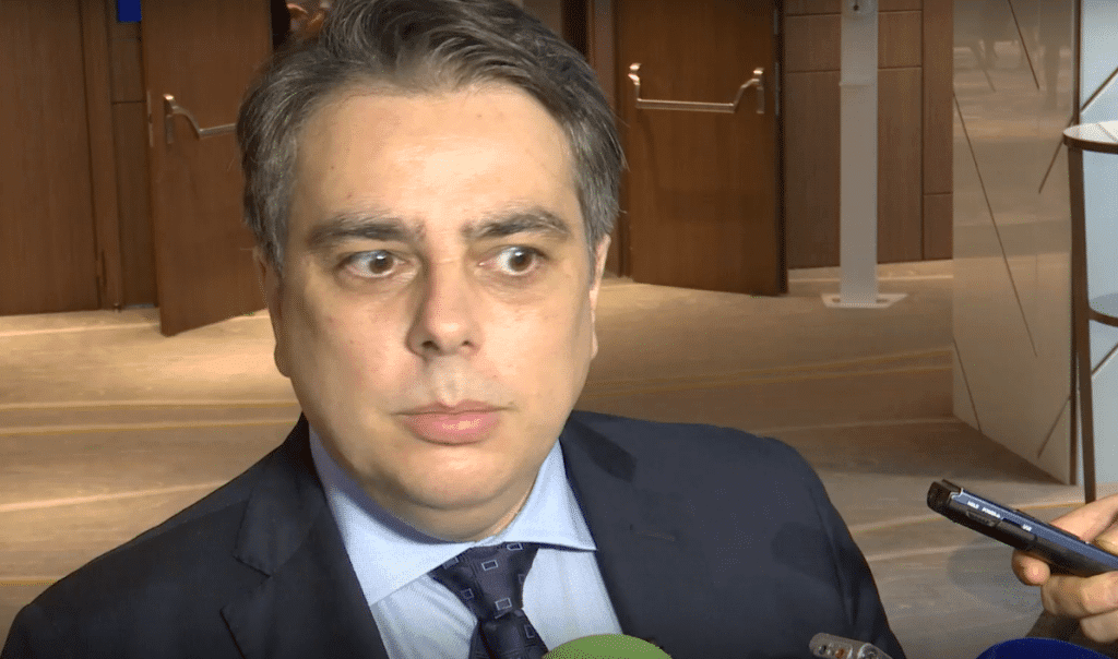 Бюджетната комисия отхвърли данъчните промени на Асен Василев