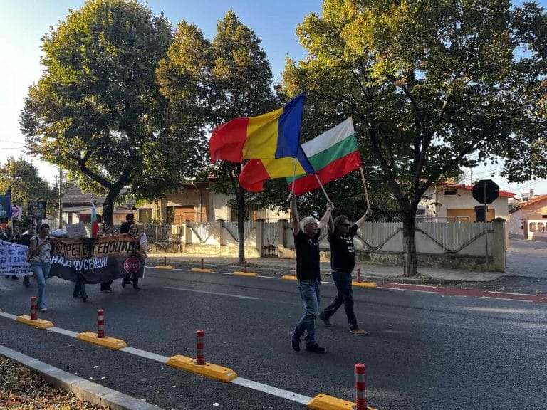 Русенци протестираха в Гюргево срещу изграждането на инсинератора за болнични отпадъци