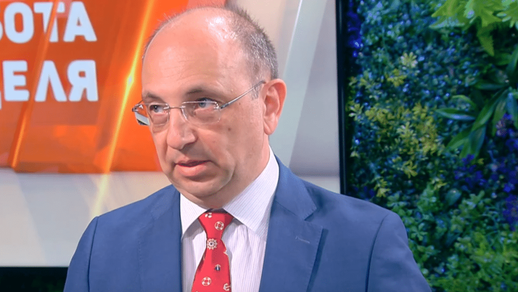 Николай Василев: Раздаването на пари трябва да се комбинира с драстични реформи