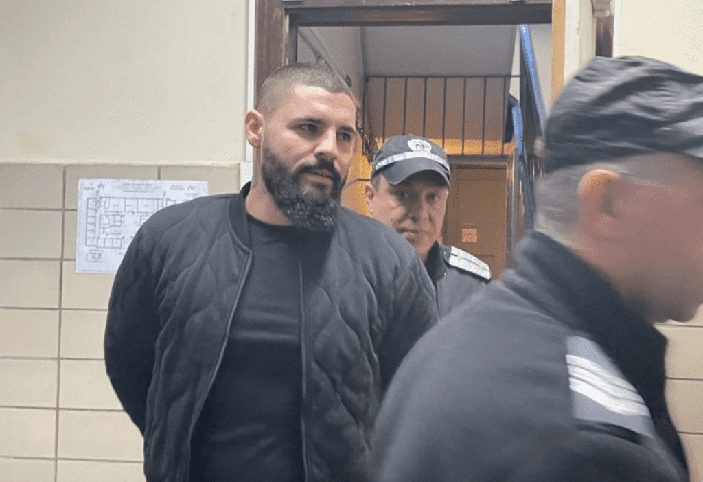 Георги Георгиев, обвинен в обезобразяването на Дебора, остава в ареста