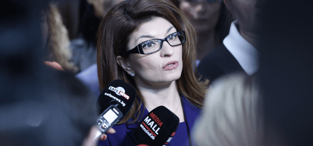 Десислава Атанасова: Аз съм по-крайна и ще предложа разглобка