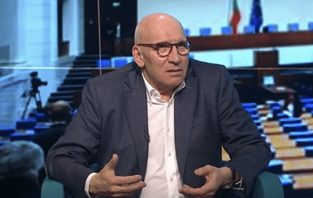 Експерти: Вдигането на данъците е опасна мярка