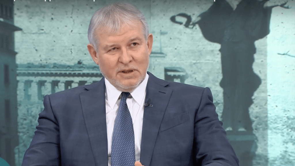 Румен Христов: След ротацията на Денков и Габриел е възможна смяна на мистрите