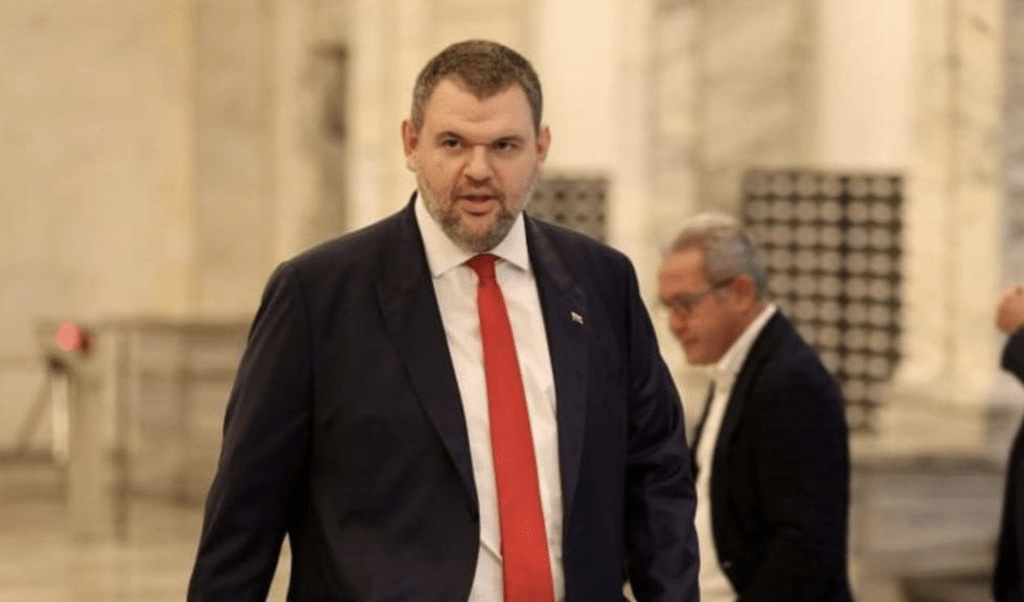 Делян Пеевски иска парламентарна комисия за разследване на дейността на фондациите на Сорос в България