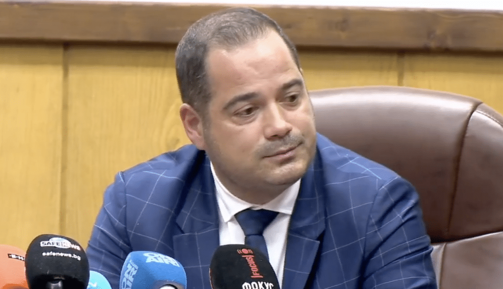 Калин Стоянов: Кортежът на Румен Радев е достоен за велик диктатор