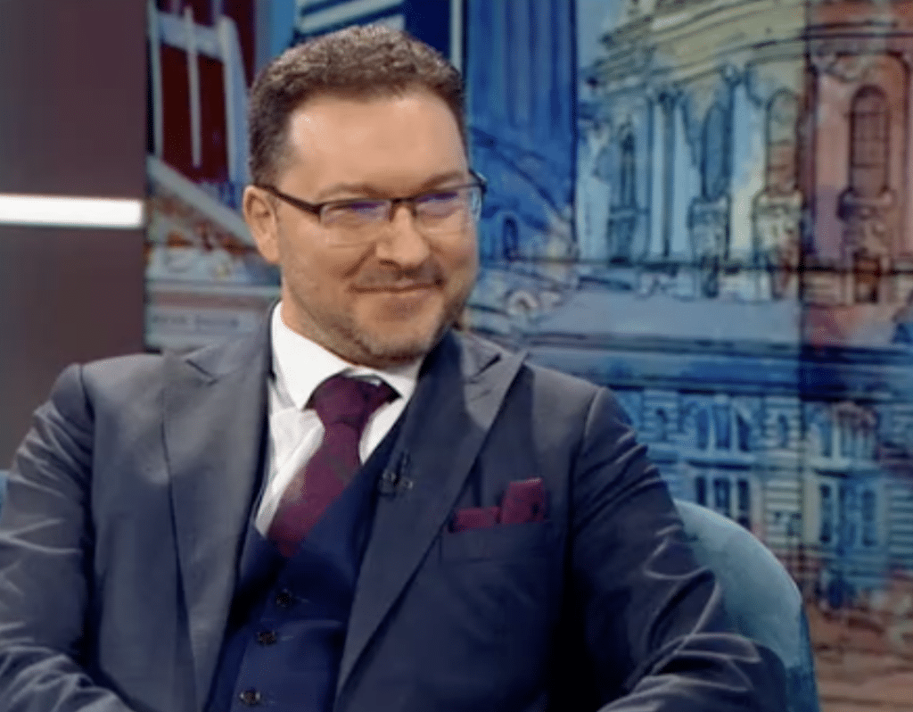 Даниел Митов: Асен Василев харчи безразборно, за да изглежда добър