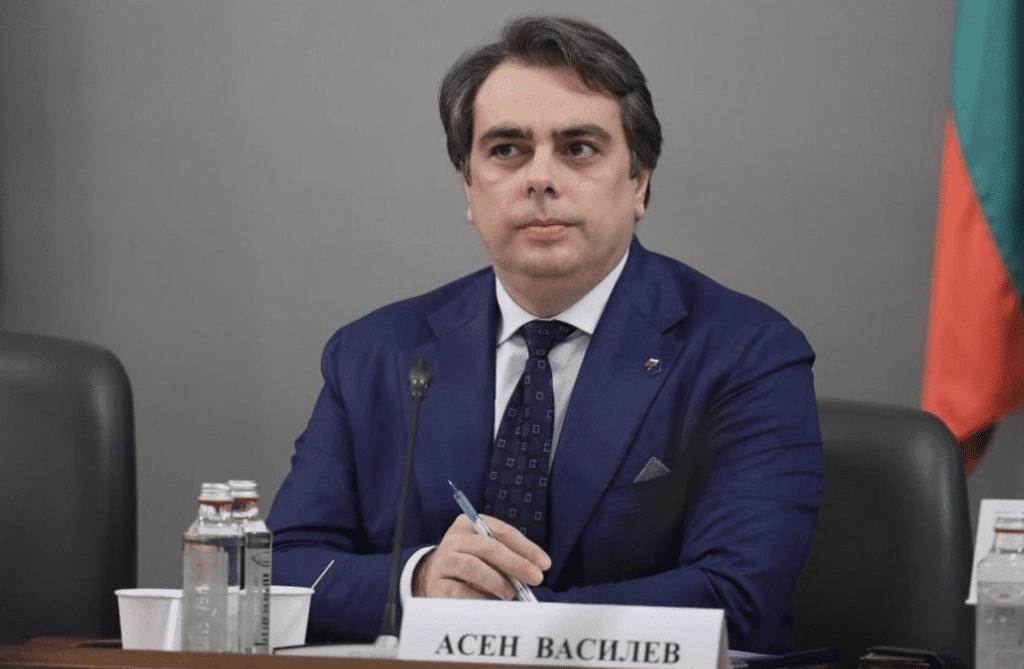 В НС изслушват финансовия министър Асен Василев за бюджетите на общините