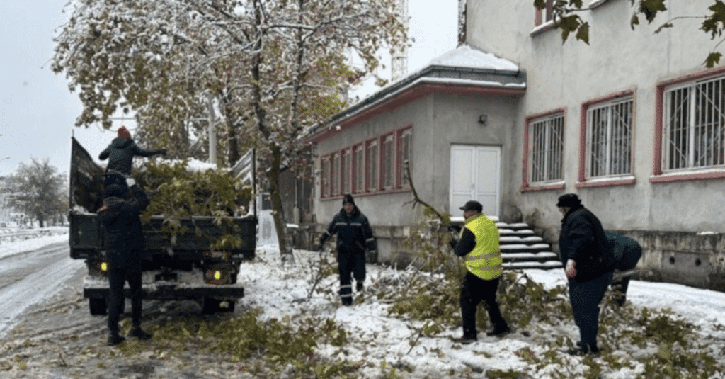 Очаква се електрозахранването на контактната тролейбусна мрежа да бъде възстановено утре