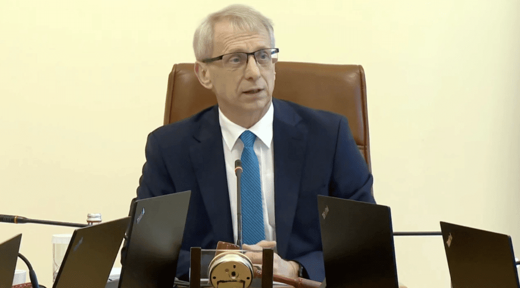 Денков: Политическите игри с бюджета за здраве са опасни за здравето