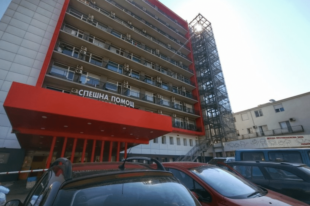Детето, паднало от 6-тия етаж в Габрово, е транспортирано в „Пирогов“