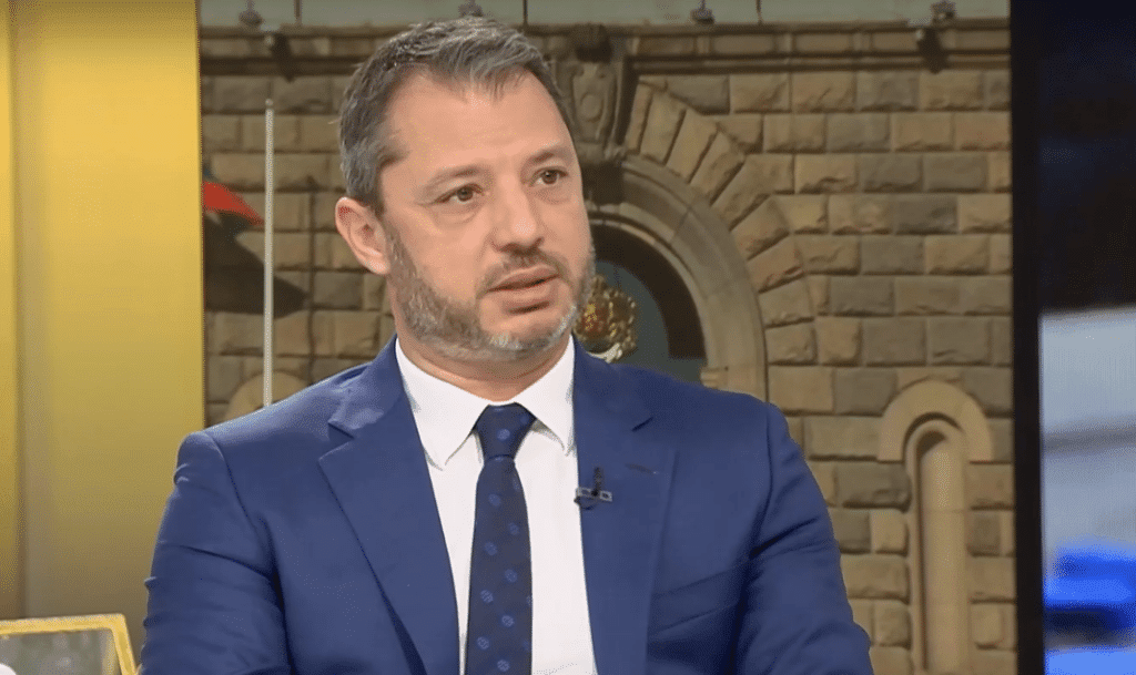 Делян Добрев: ПП работят за руските интереси, правителството трябва да остане на власт