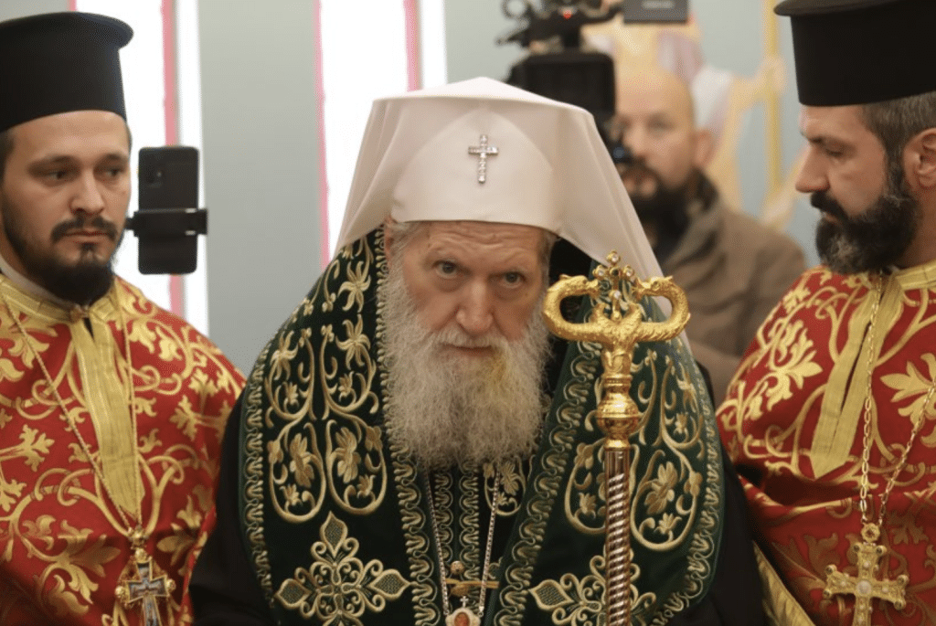 Състоянието на патриарх Неофит се подобрява значително