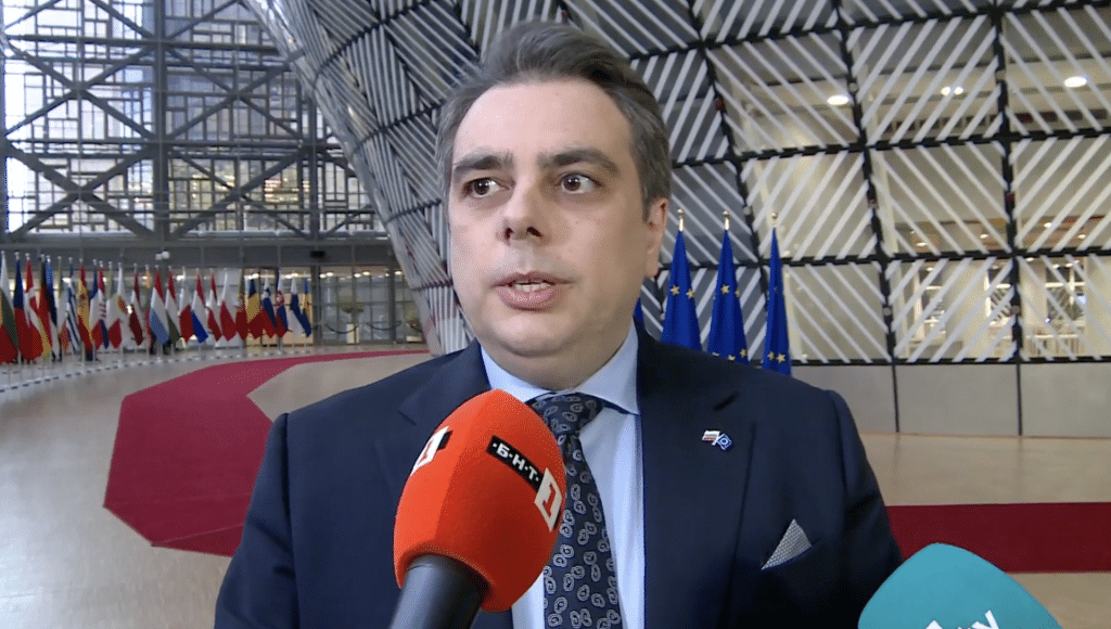 Василев: Парламентът ще реши дали аз ще заема вицепремиерския пост след ротацията