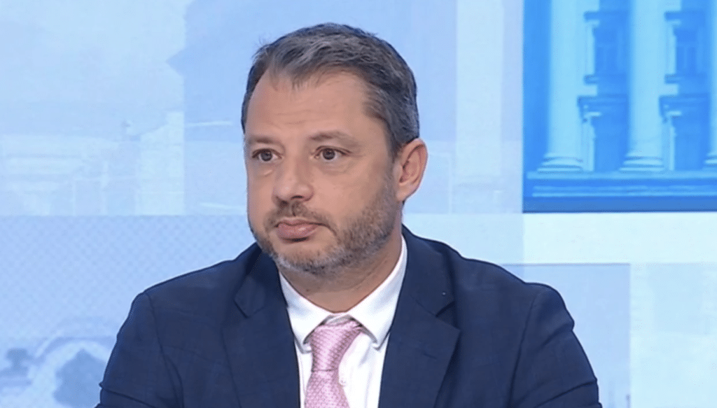 Делян Добрев: Преборихме се с ПП за „Лукойл“