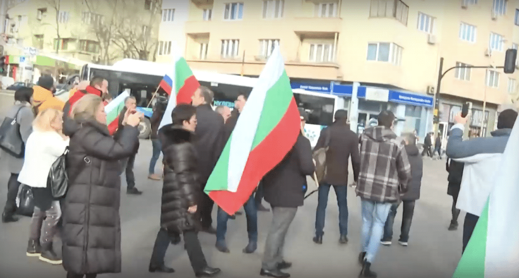 Протестиращи блокираха центъра на София заради Паметника на Съветската армия