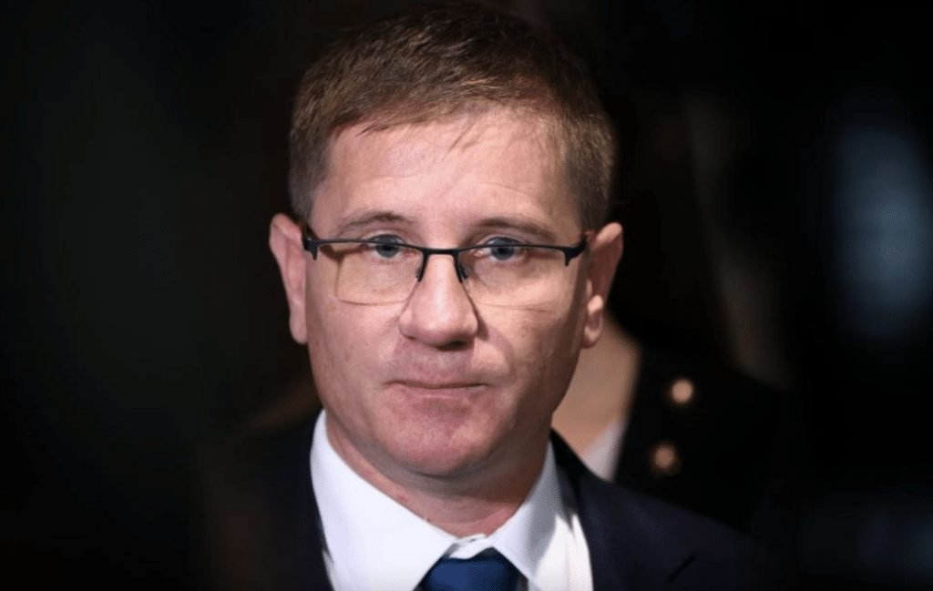 От „Възраждане“ са внесли сигнал до управителя на БНБ и до КПКОНПИ относно предполагаем конфликт на интереси и несъвместимост с подуправителя Андрей Гюров