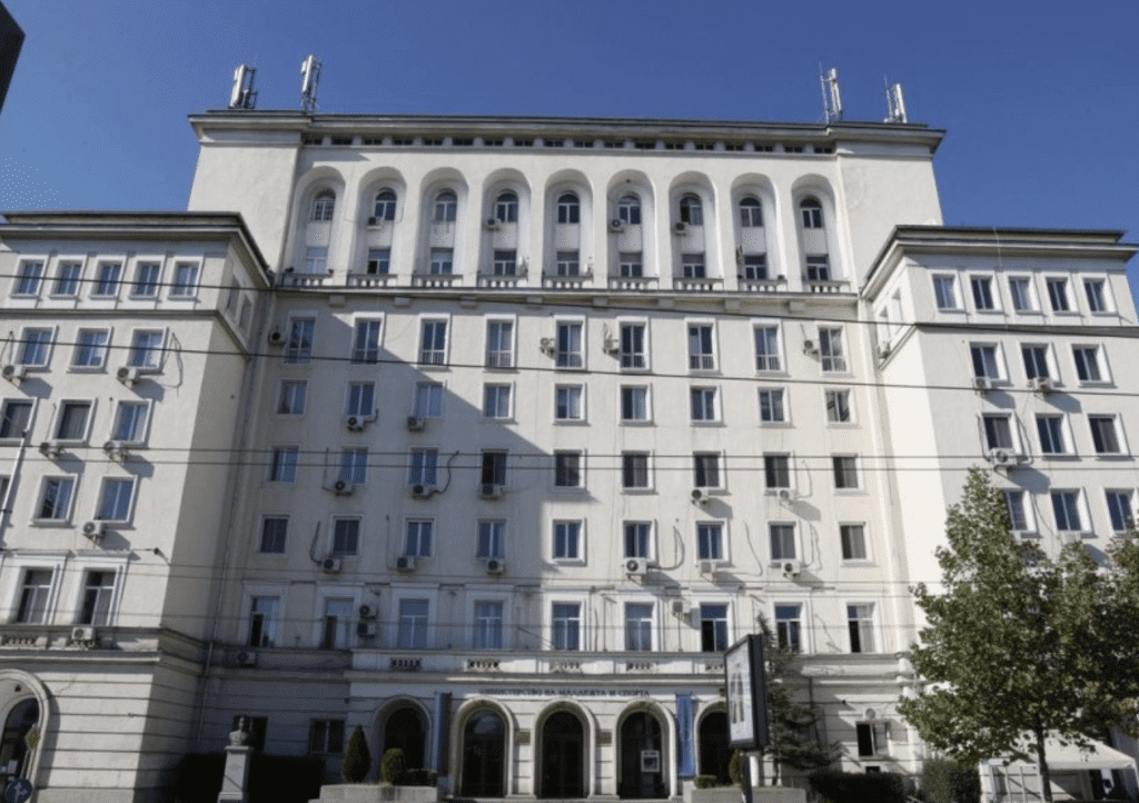 Висш служител на Министерството на младежта и спорта е задържан за корупция