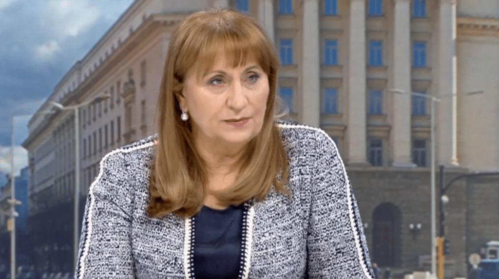 Лидия Шулева: Увеличението на минималната работна заплата крие рискове