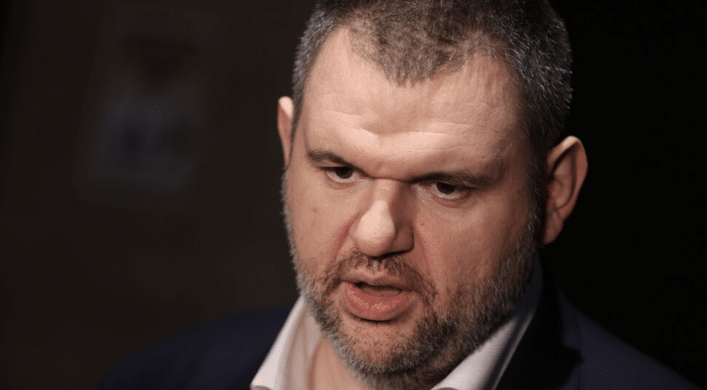 Пеевски: Стига с това шоу – да връщат мандата и да отиваме на избори