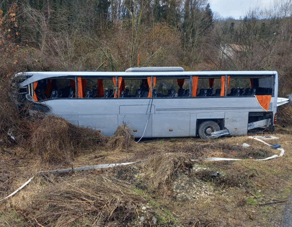 Пострадалите при катастрофата между камион и автобус по пътя Русе – Бяла са без опасност за живота