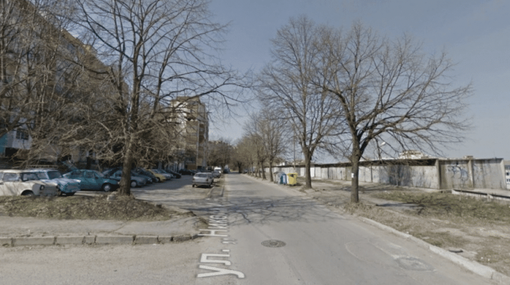Част от  ул. „Никола Вапцаров“ ще бъде затворена за премахване на опасни дървета