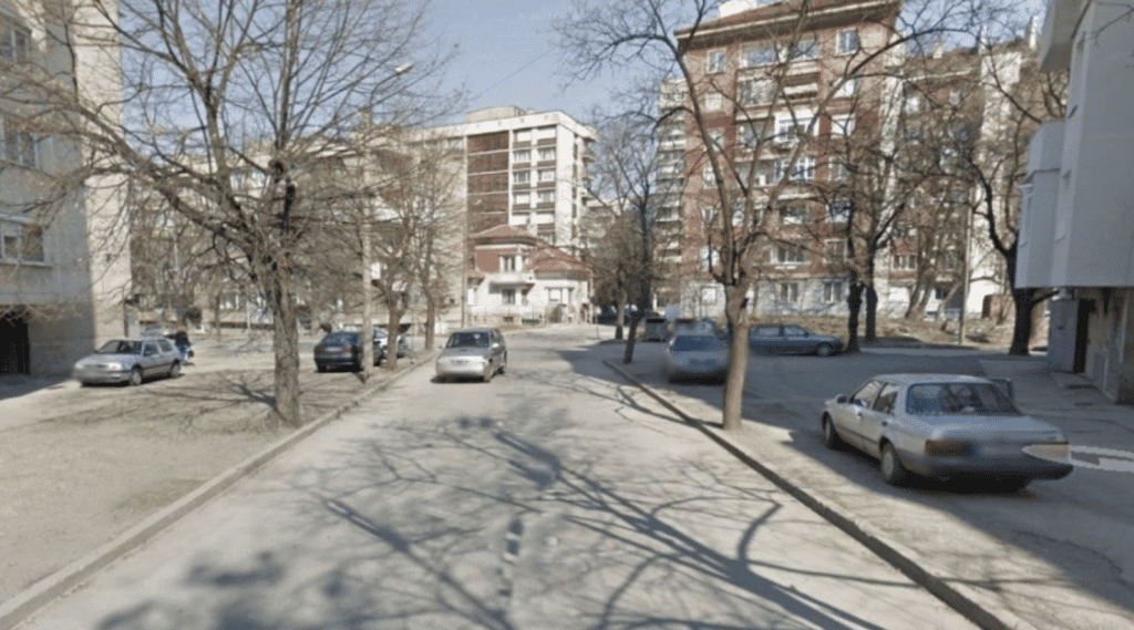 Санитарна резитба на дърво затваря временно част от ул. „Свети Георги“