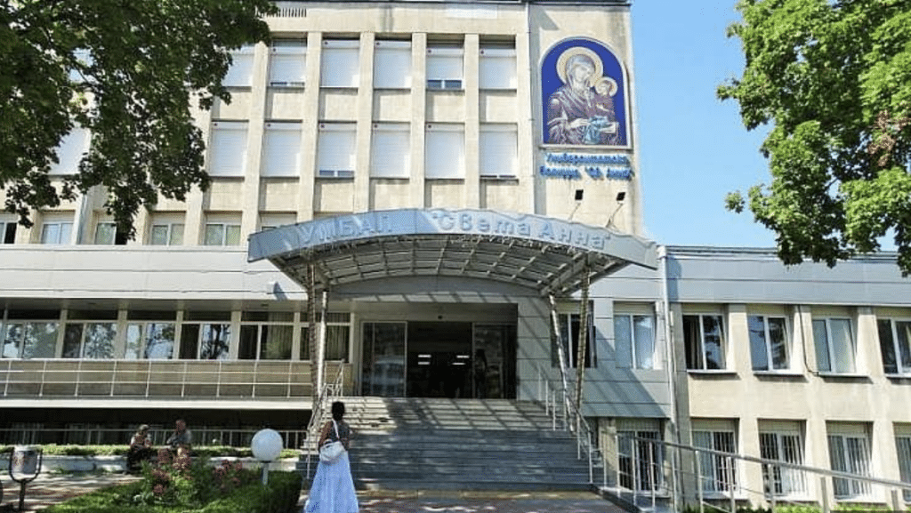 Блъснатата от автобус жена в София е контактна, но все още има опасност за живота й
