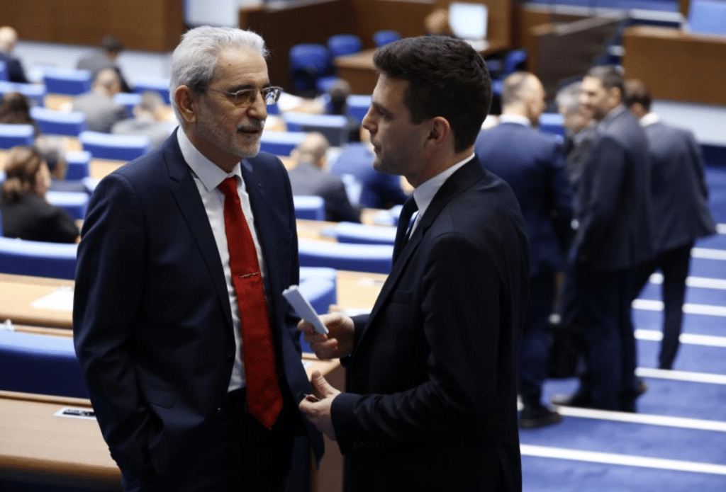 Нов сблъсък в парламента: Гласуват двамата нови членове на КС