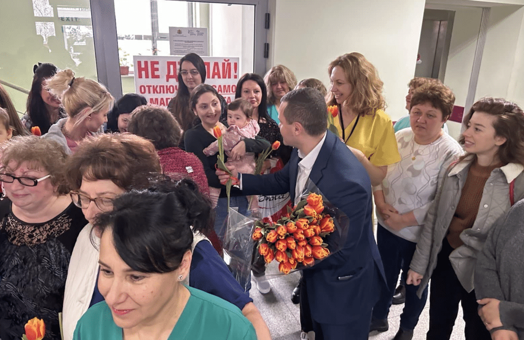 Кметът Пенчо Милков честити празника на лекарите от УМБАЛ „Канев“ и УМБАЛ „Медика“