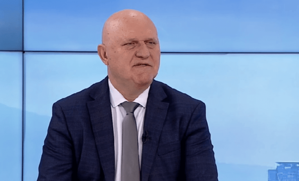 Министър Галин Цоков: Променя се часът за външното оценяване след 10-и клас