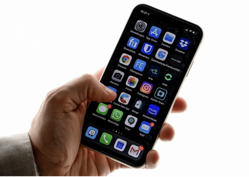 Apple вкарва ChatGPT в iPhone