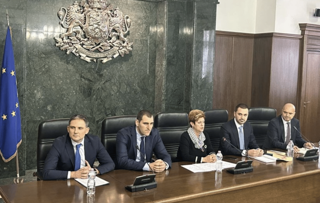 ДАНС, МВР и прокуратурата с подробности за задържания за шпионаж (на живо)