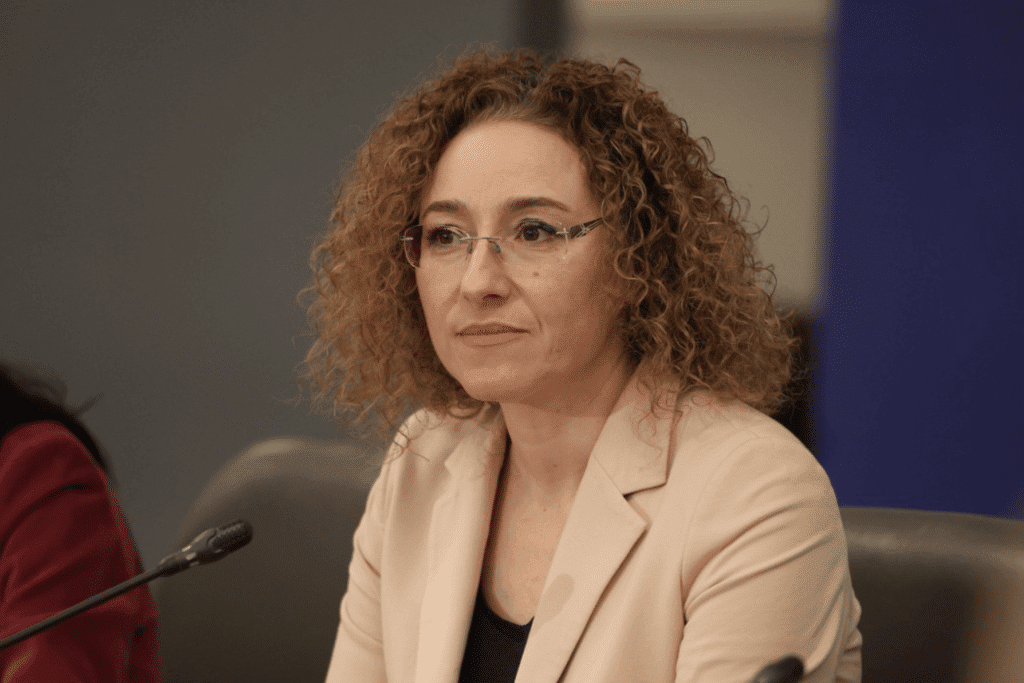 Заплатите в социалната сфера ще бъдат увеличени от 1 януари със задна дата