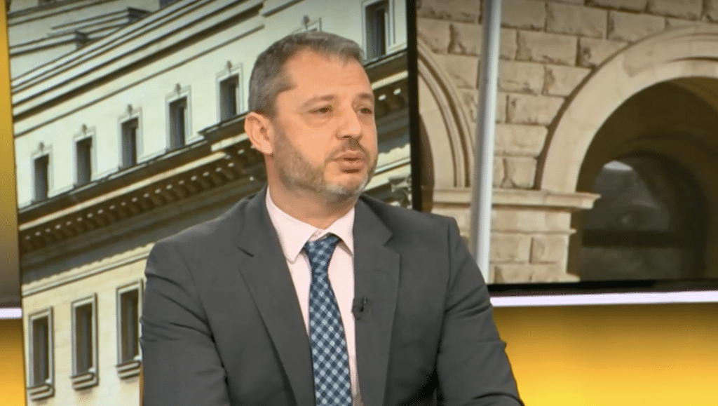Добрев: Единствената предварителна уговорка за ротацията не беше спазена от ПП