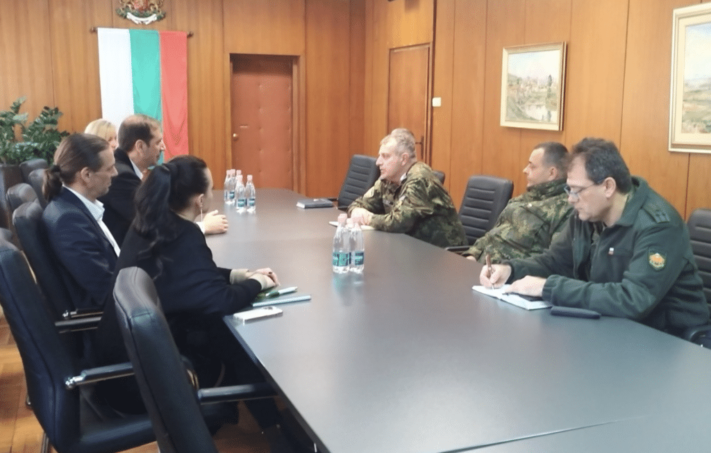 2000 военни на НАТО в Кабиле, кметът на Ямбол стартира референдум