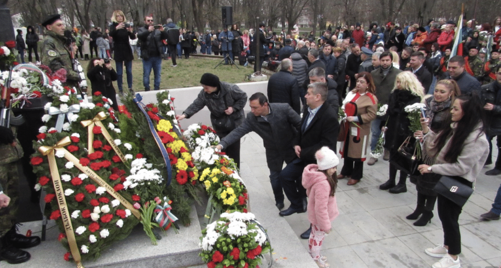 Русенци почетоха паметта на Левски