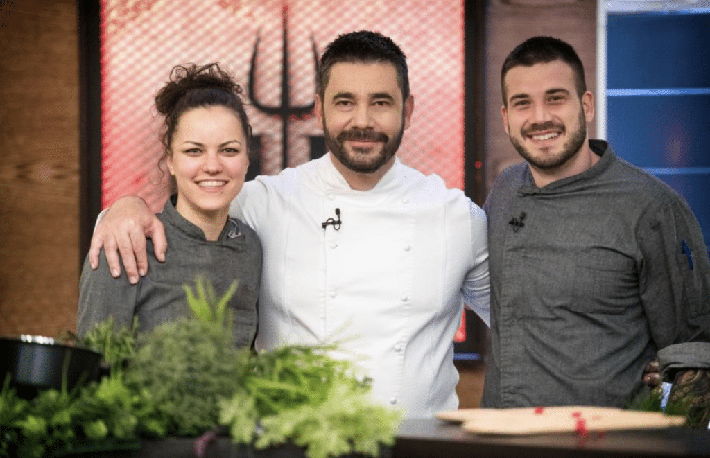 Шеф Виктор Ангелов посреща 18 нови участници в Hell’s Kitchen