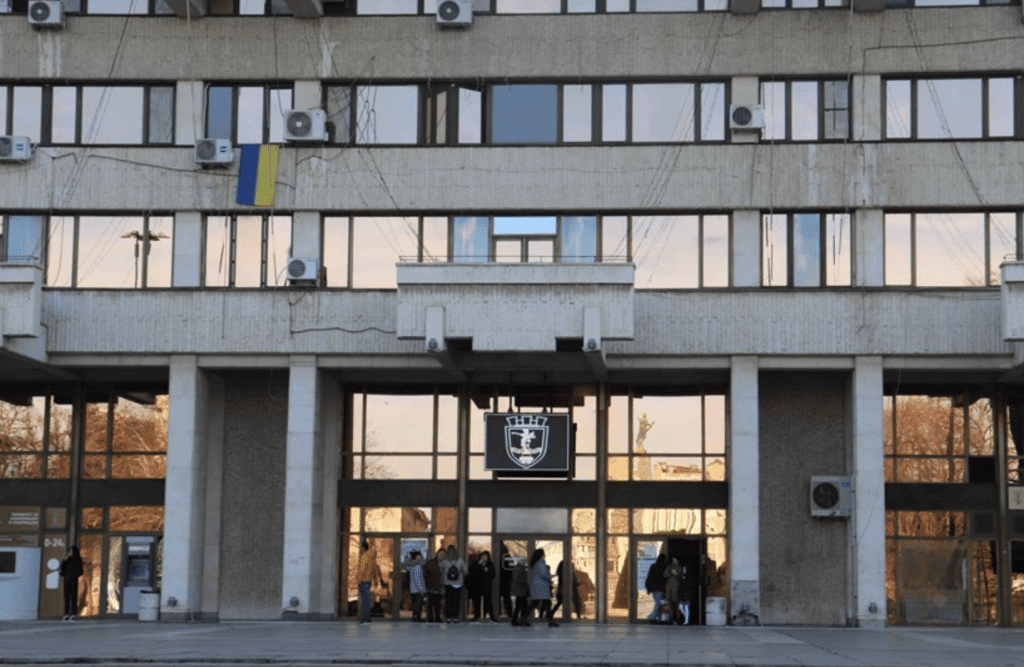 Спуснаха украински флаг от кабинета на областния управител на Русе