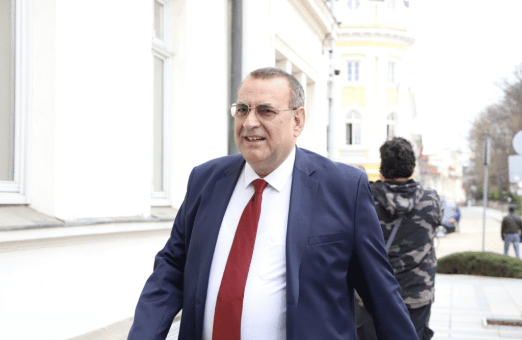 Председателят на ДПС Джевдет Чакъров е сред депутатите, гласували против Желязков