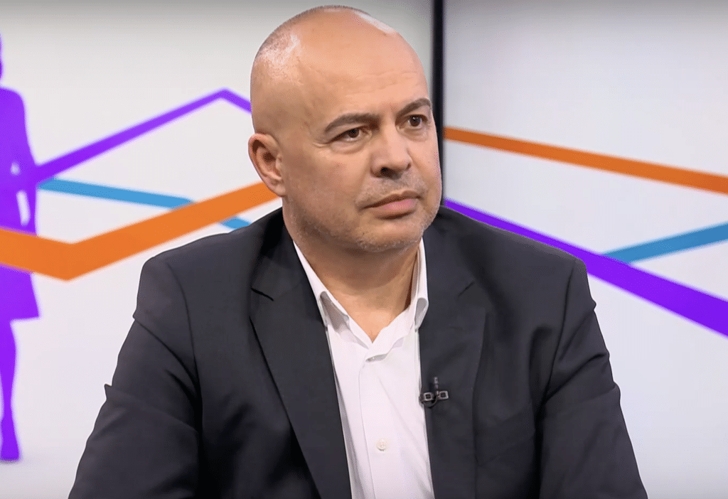 Свиленски: Народното събрание решава всичко, правителството е абдикирало