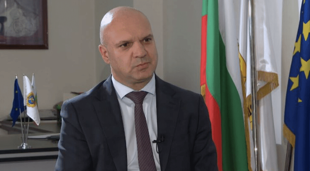 Мария Габриел и министри са заплашвани от човека, заканвал се на съдия Цариградска