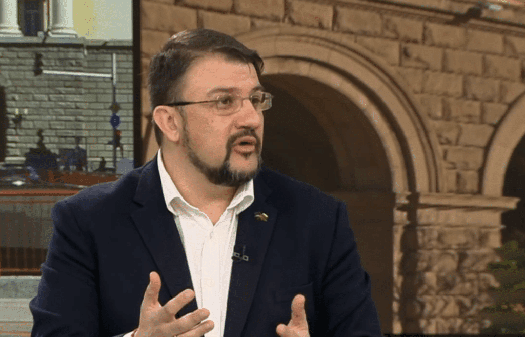 Ананиев: Борисов го играе сърдит