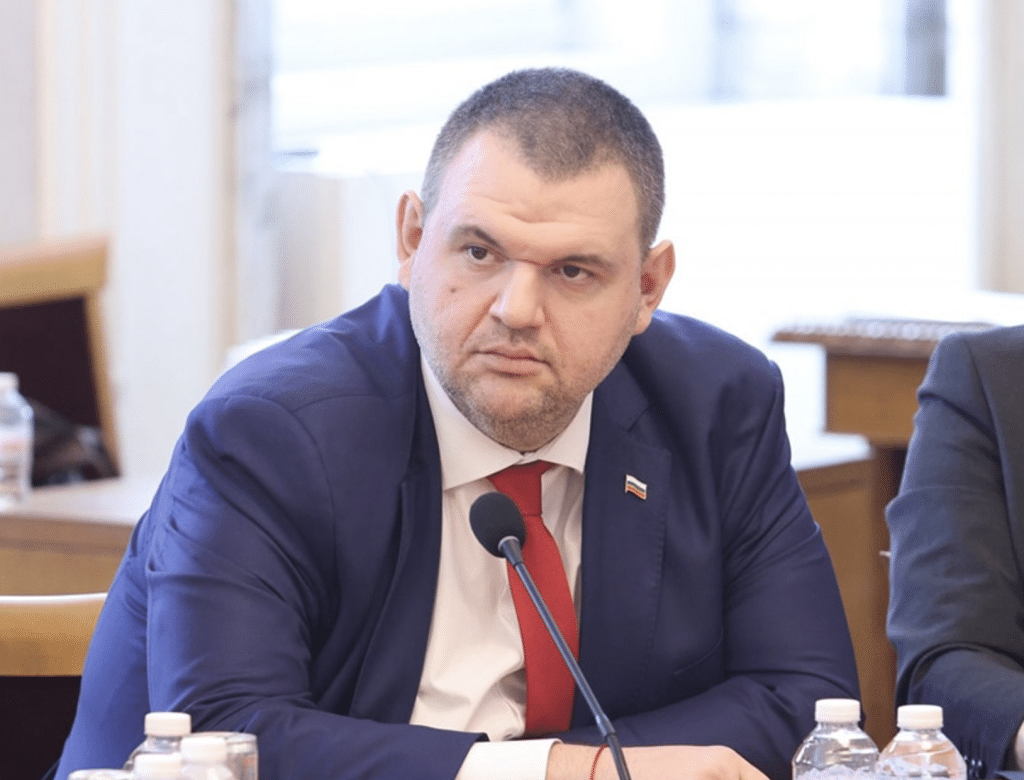 Делян Пеевски честити Международния ден на ромите