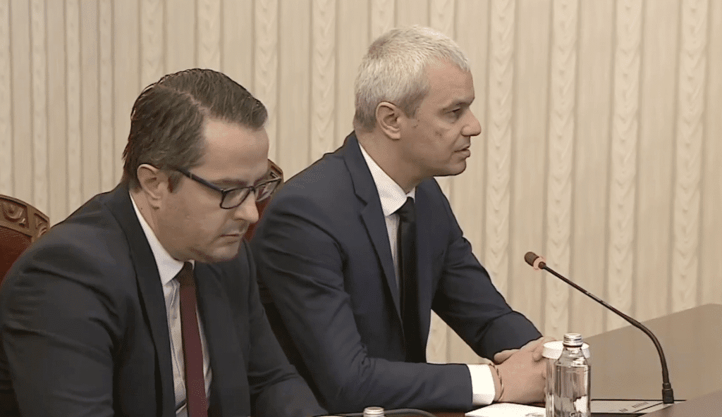 Започват консултациите на президента Радев с представители на „Възраждане“